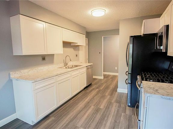 4th image of 6105 Tall Oaks Dr