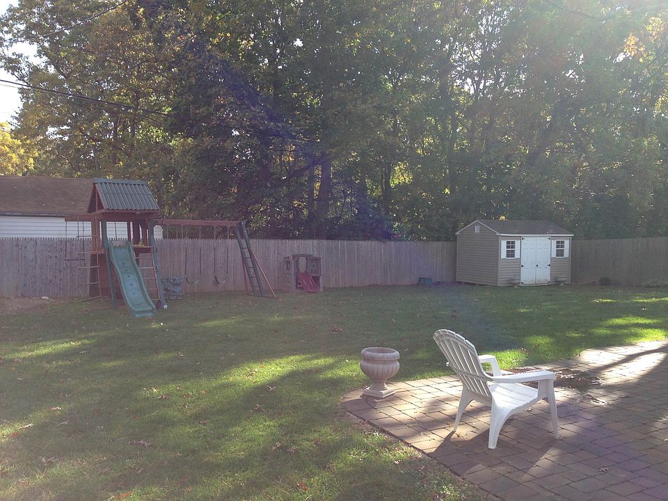 1st image of 35 Sterling Ln