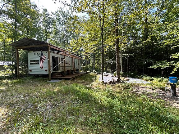 4th image of 1047 Lily Lake Rd