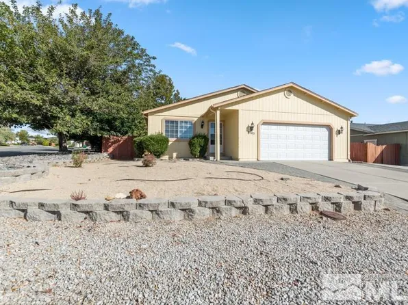 6305 Pima Ct, Sun Valley, NV 89433