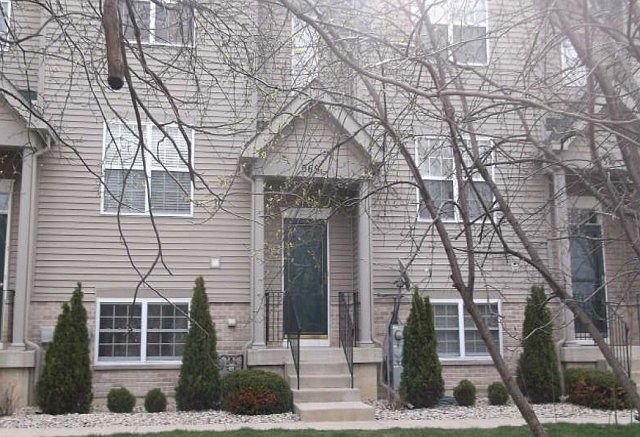 1st image of 569 Parkview Ln