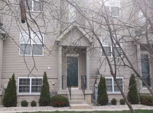 569 Parkview Ln, Lockport, IL 60441