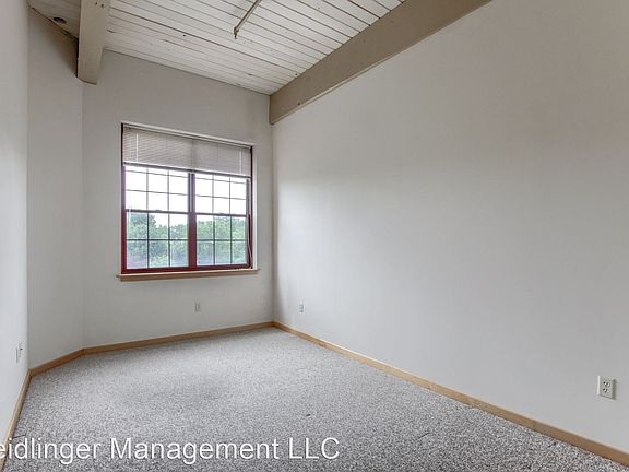 5th image of 201 S Lancaster St APT 31