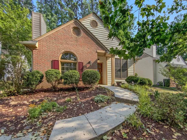 121 Sterlingdaire Dr, Cary, NC 27511