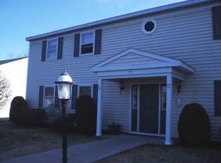 105 Cedarview Ln, Watervliet, NY 12189