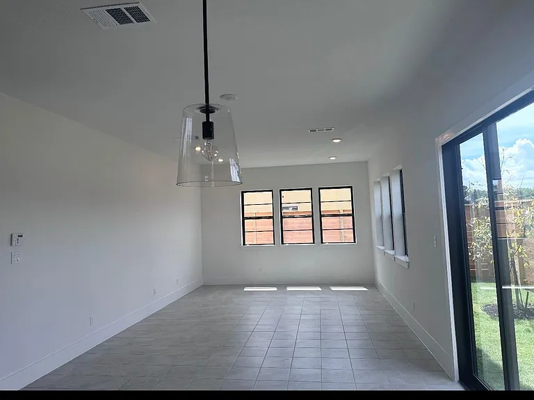 3218 Royal Oaks Hollow Ln — Photo 3