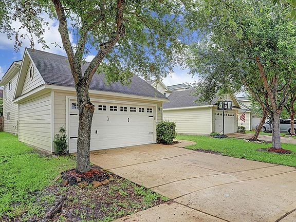 The 2 car detached garage and double wide driveway make off-street parking a snap. This is the ideal arrangement for multi driver families and guests.