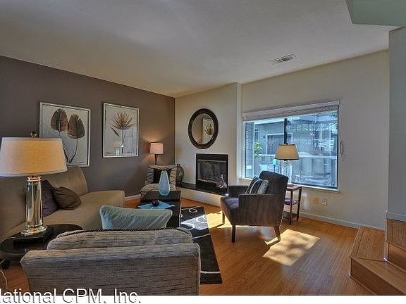 5th image of 466 Mountain Laurel Ct