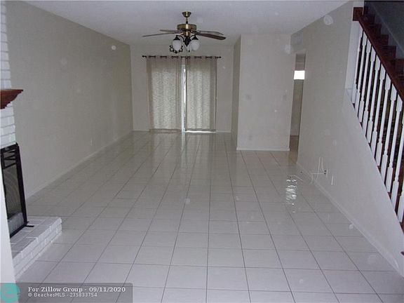 4th image of 3129 N Palm Aire Dr #3129