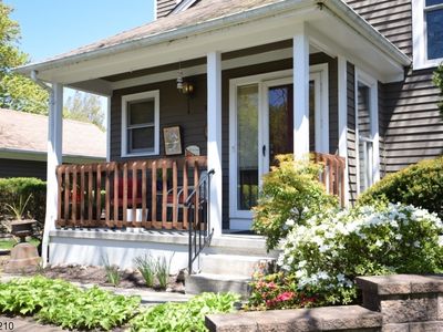 141 Old Woods Ct, Mahwah, NJ, 07430