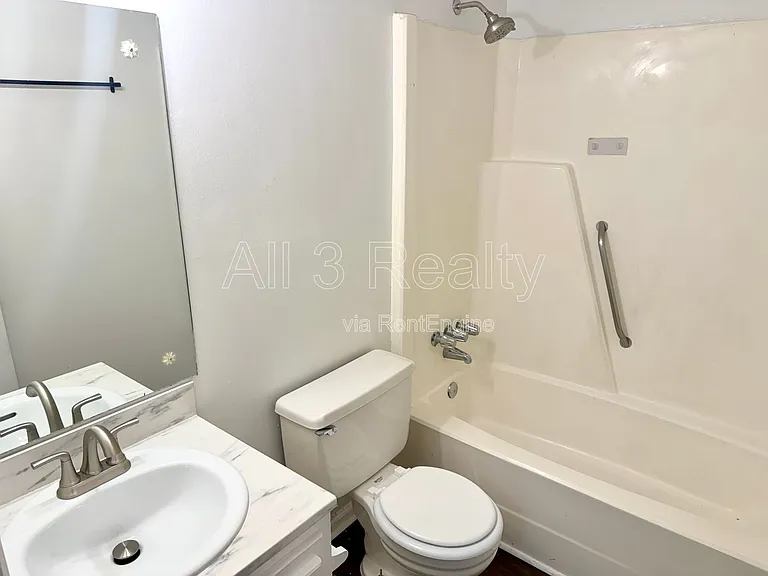 470 S Jeff Davis Dr #B — Photo 14