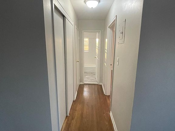 4th image of 2250 Woodbridge Ave APT 4