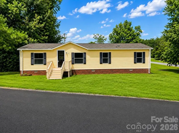 141 Patricia St, Lancaster, SC 29720