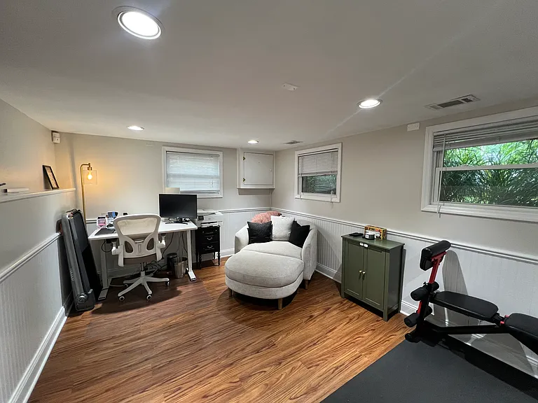 Den:Office