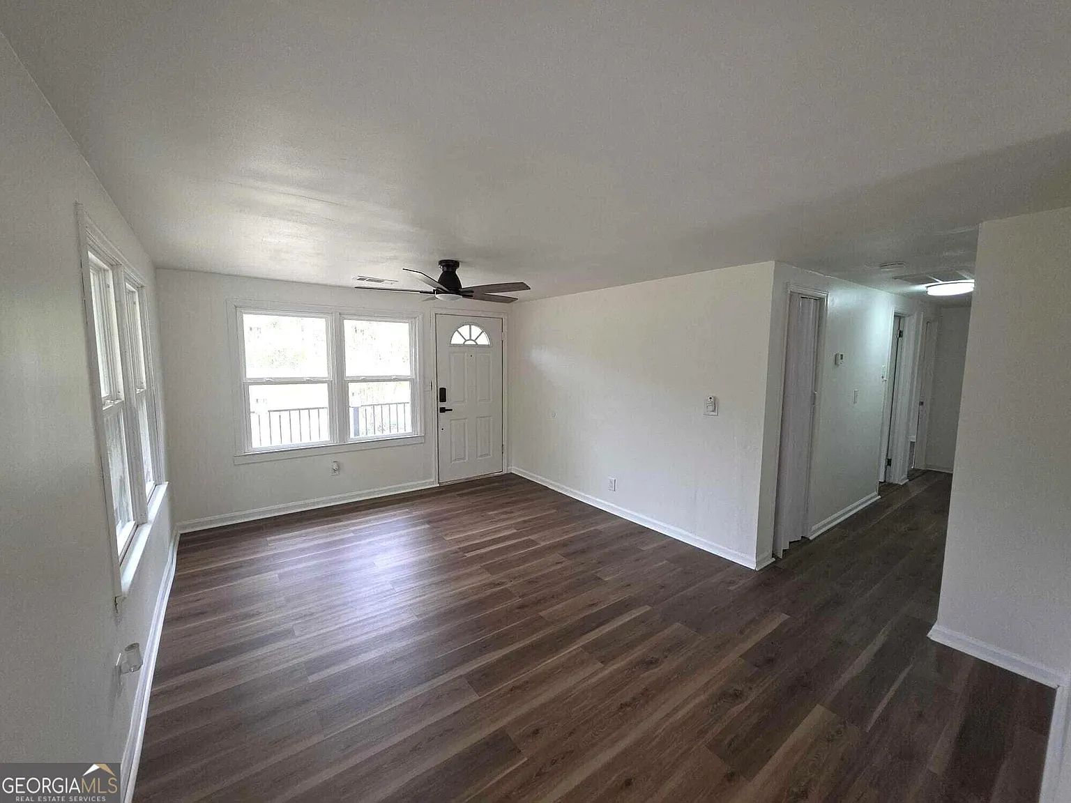 3 bed, 1.0 bath, 864 sqft, $1,650 — Photo 4