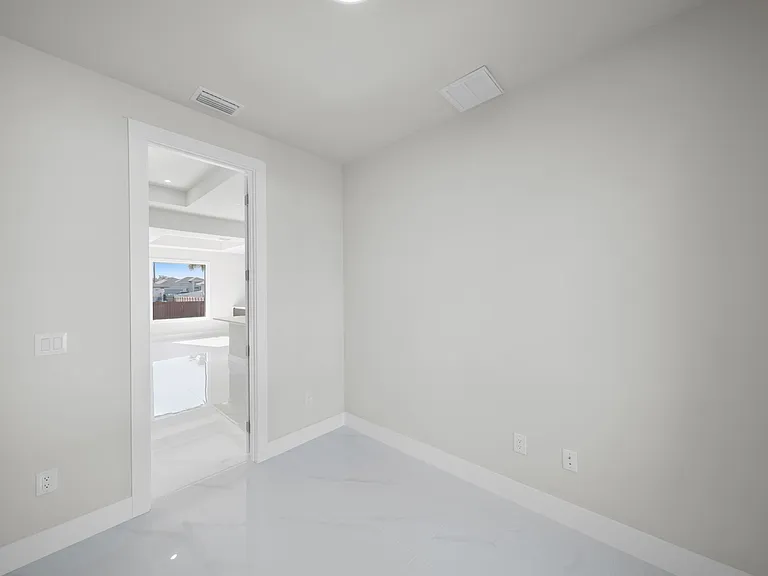 2913 14th St W — Photo 12