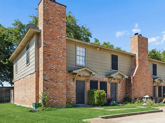 5th image of 221 Cambridge Dr
