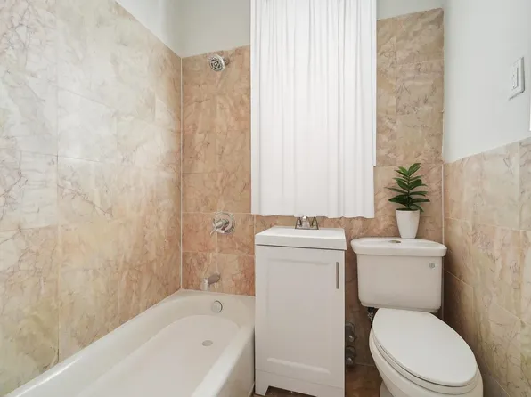 92 Warner Avenue image 3 of 16