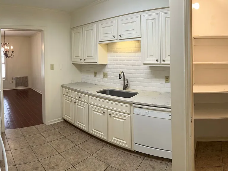 10 Foxcroft Ct — Photo 8