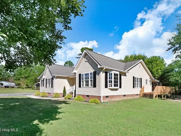 102 Pine Tree Lane, Four Oaks, NC 27524