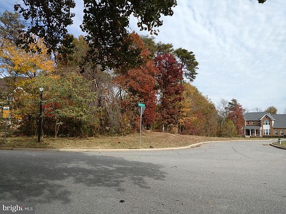 4th image of 703 Moyer Ct