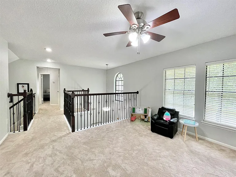7 Windledge Pl — Photo 31