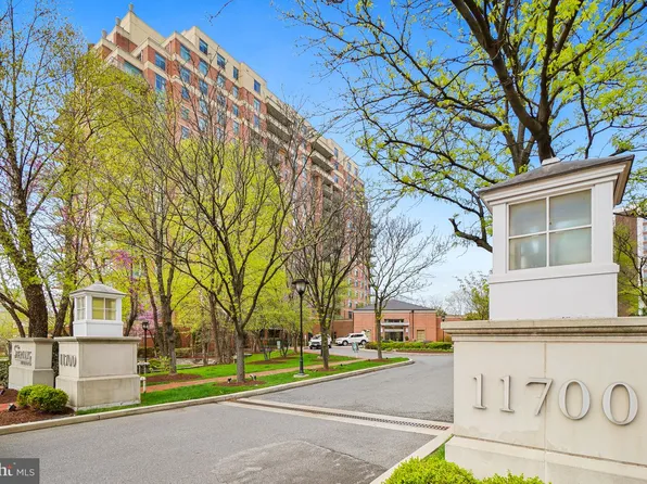 11700 Old Georgetown Rd Unit 214, North Bethesda, MD 20852