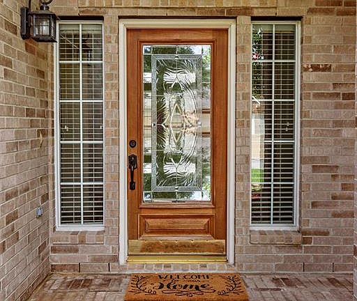 Huge covered front porch area will keep all your Amazon packages dry
