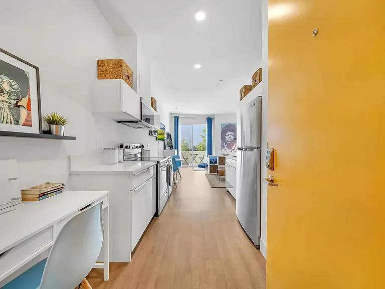 16819 S Normandie Ave — Photo 41