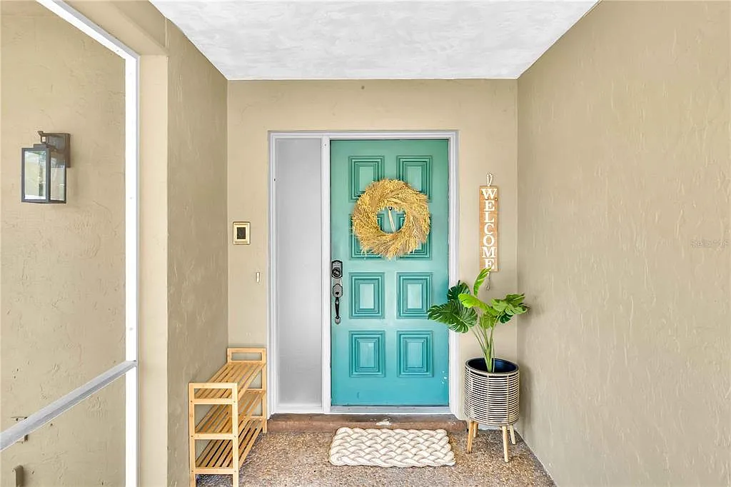 4 bed, 2.0 bath, 1905 sqft, $7,500 — Photo 3