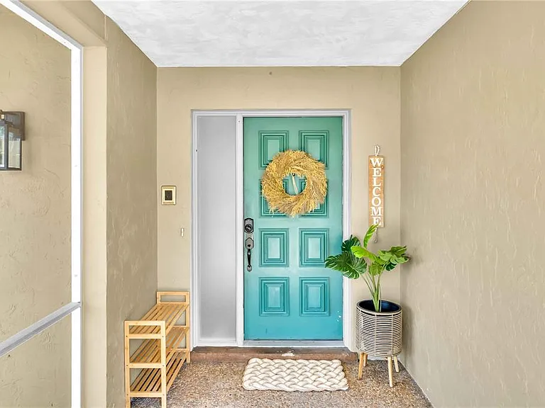 2921 Captiva Dr — Photo 3