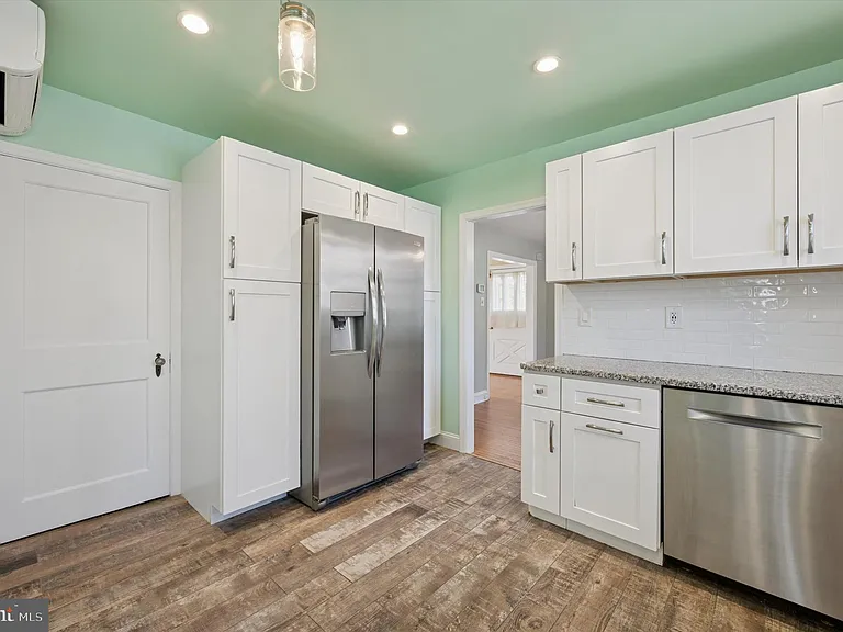 1156 Garfield Ave — Photo 10