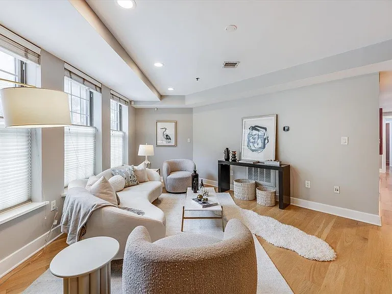 1100 Clinton St #101 — Photo 5
