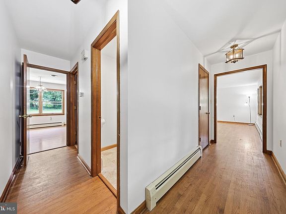 4th image of 3297 Raymonds Way