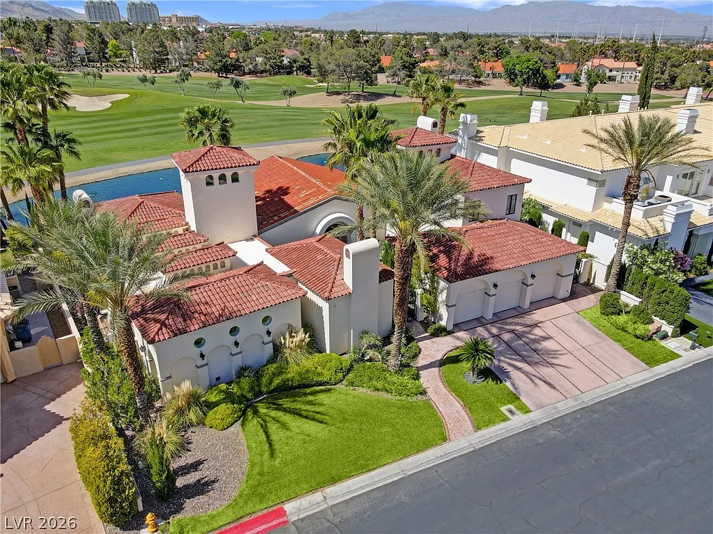5 bed, 4.5 bath, 5000 sqft, $13,000 — Photo 3