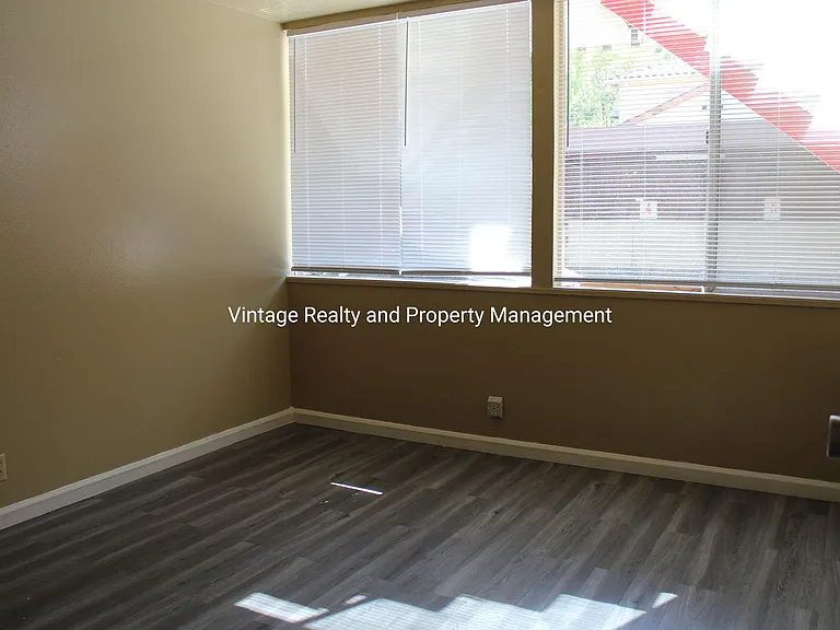 248 W Knoles Way — Photo 24