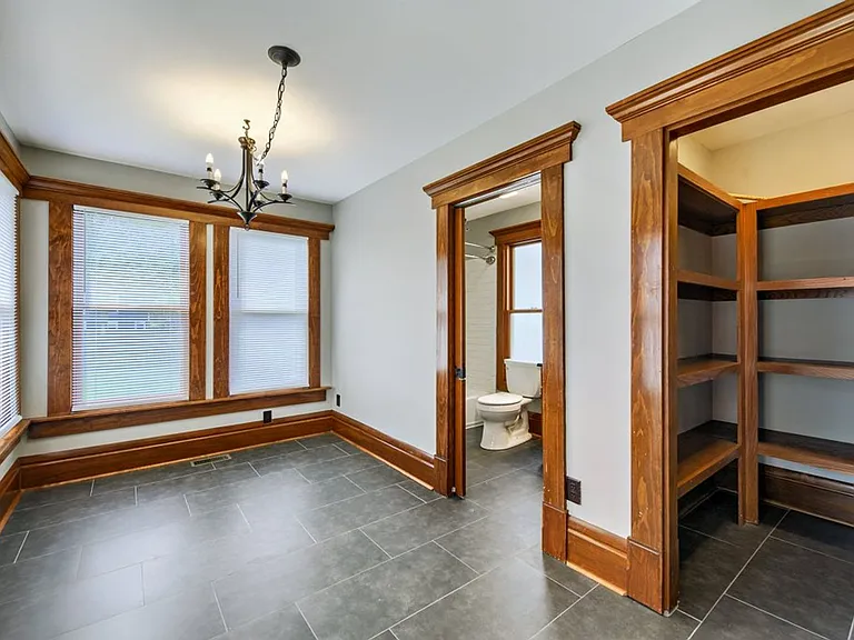1023 Neil Ave — Photo 4