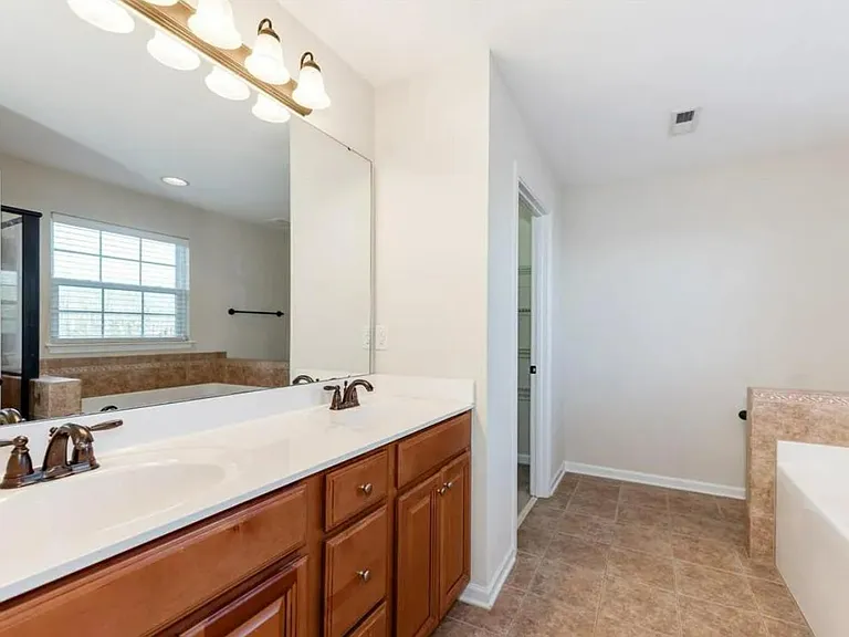 4015 Fenworth Ct — Photo 20