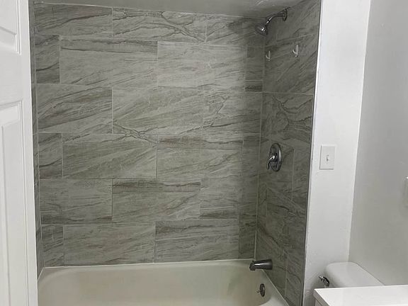 2nd image of 3257 W 88th St