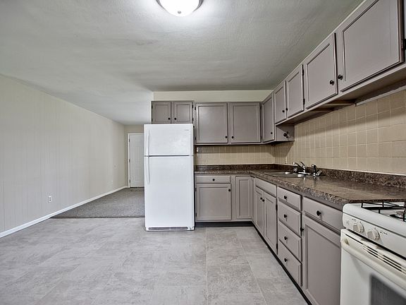 5th image of 1605 Hickory Pl