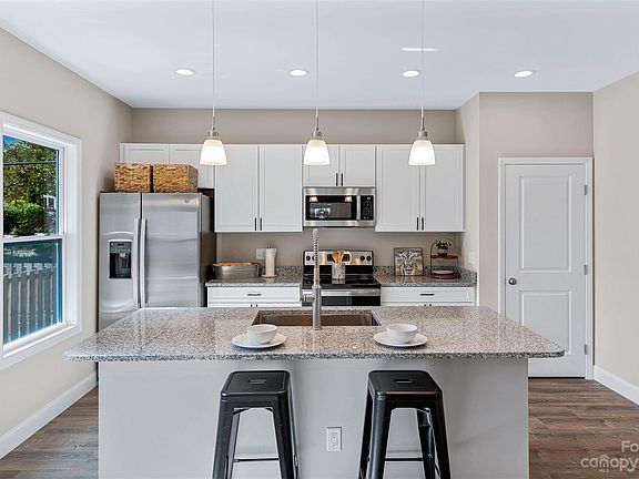 4th image of 10 Brightley Ln