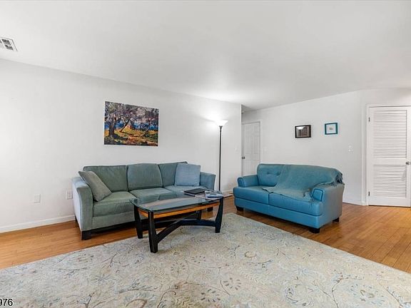 4th image of 48 Quartz Ln