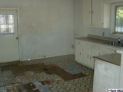 3rd image of 1728 Lincoln Ave