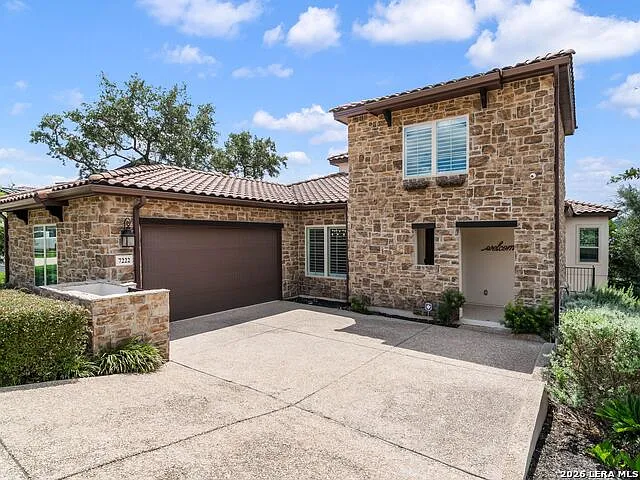 3 bed, 2.5 bath, 2818 sqft, $6,500 — Photo 2