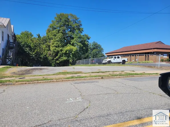 8/16 Moss St N, Martinsville, VA 24112