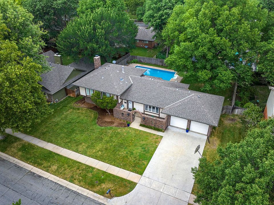 8300 E Brookhollow Ln, Wichita, KS 67206 Zillow