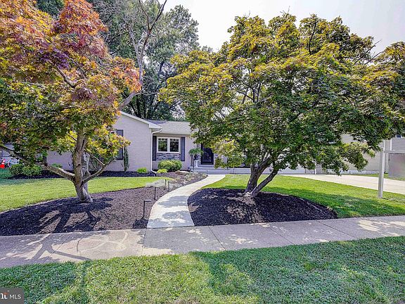 2nd image of 204 Kennedy Dr