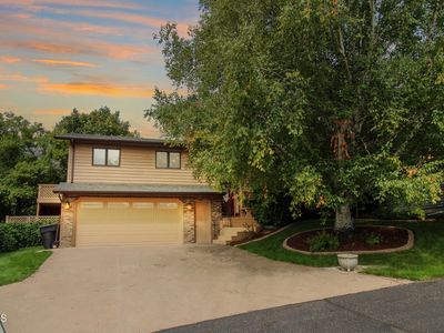 306 N Brandon Loop, Bismarck, ND, 58503