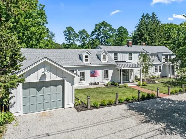 6 Curve St, Sherborn, MA 01770