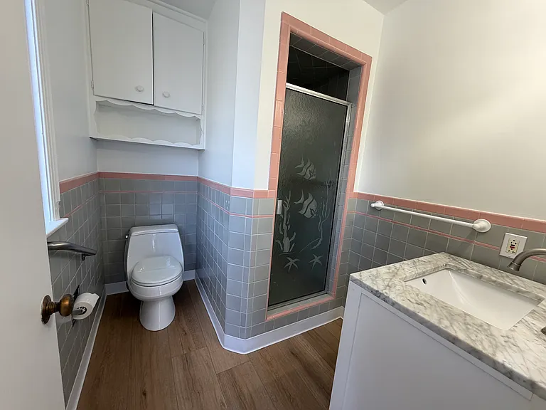 421 W Oakwood Blvd — Photo 14